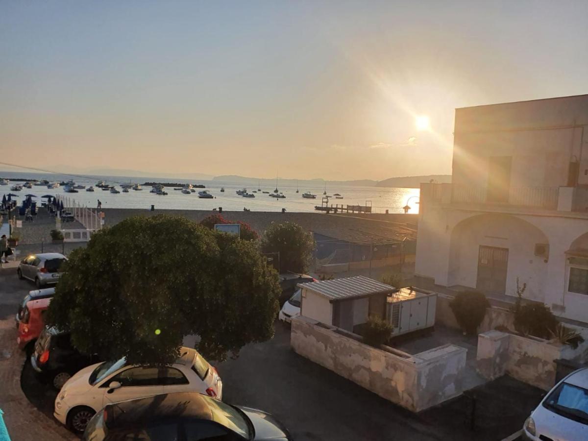 Bed and Breakfast La Finestra Sul Mare Іскія Екстер'єр фото