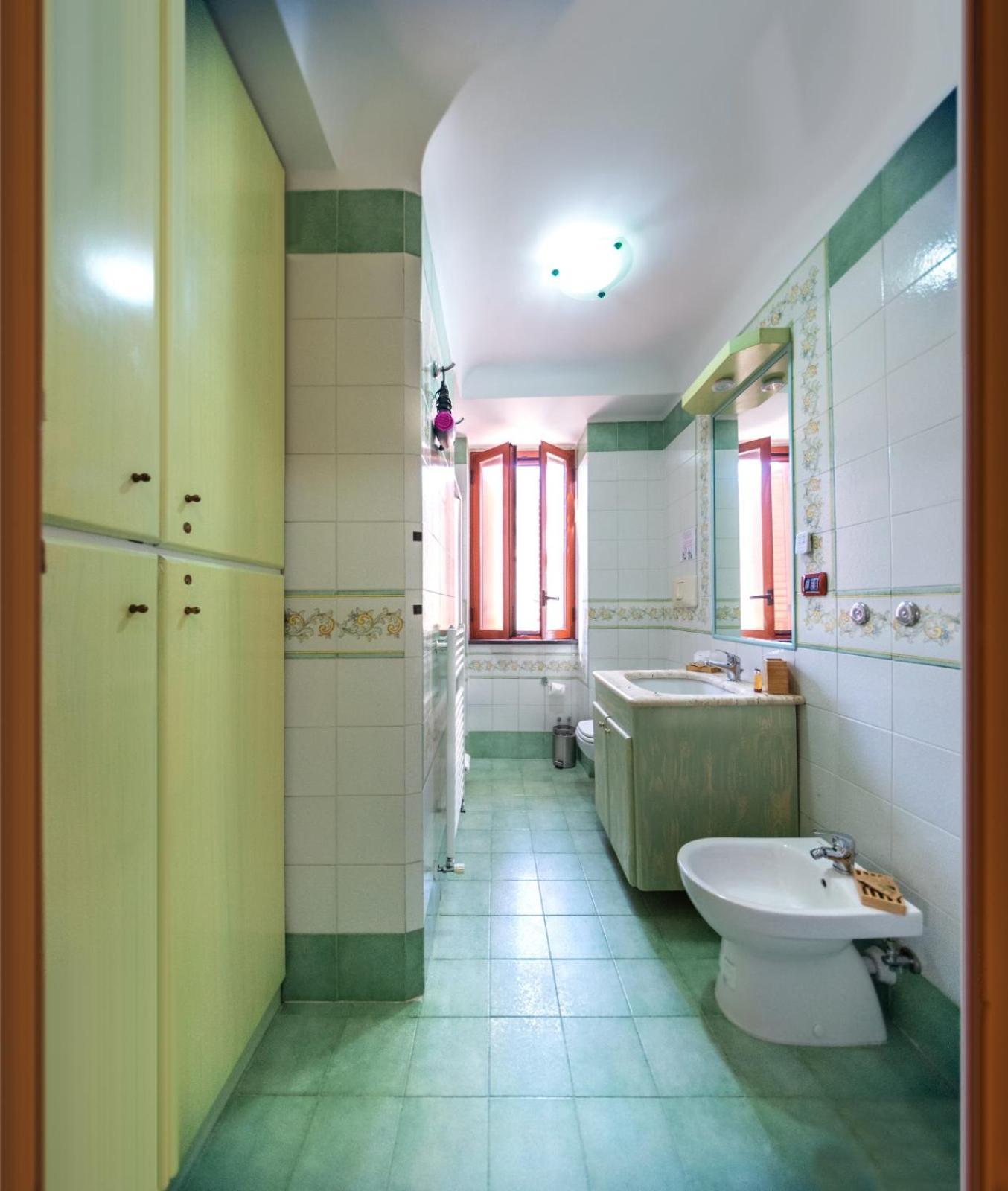 Bed and Breakfast La Finestra Sul Mare Іскія Номер фото