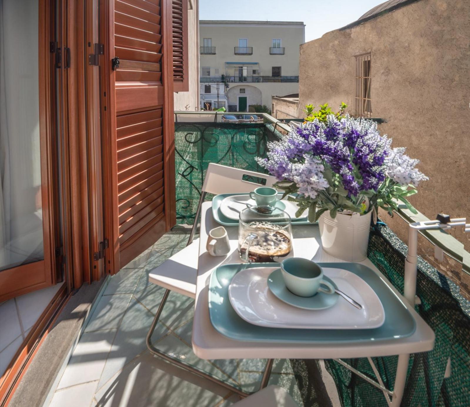 Bed and Breakfast La Finestra Sul Mare Іскія Екстер'єр фото